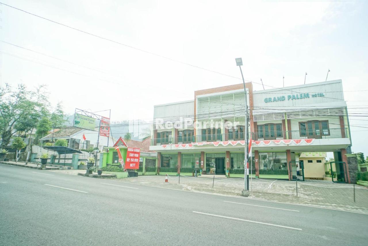 Hotel Grand Palem Redpartner Batu  Exterior photo